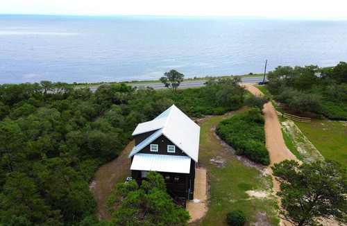 Eastpoint House | New- Seabreeze-Bay Front -Pet Friendly