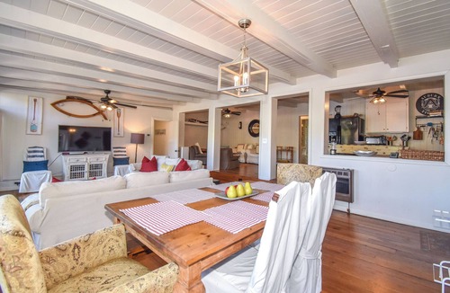 Eclectic Cabin | New! Sweet Retreat by Big Fish Real Estate Group at Lake Martin