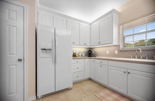 Nacogdoches House | New to the Market! 3/2 BRIGHT and CLEAN Home with All the Amenities