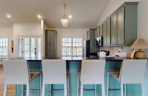 Little Kowaliga House | New! Tree Tops: Quiet & Newly Renovated retreat with gorgeous waterfront on Lake Martin.