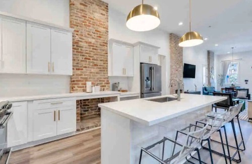 Faubourg Marigny House | New! Vibrant Private Home w Pool near French Quarter & Frenchman