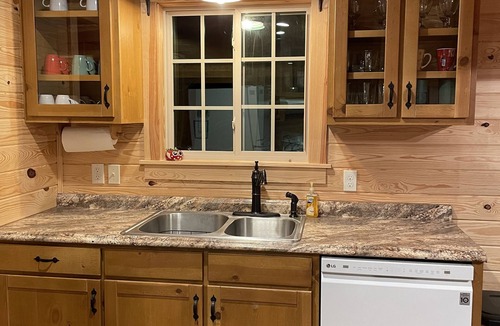 Vivian Cabin | NEW WATER FRONT cabin on North Caddo Lake- private boat launch, dock, much more!