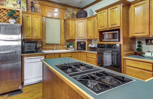 Enterprise Apartment | New York-Style Loft on Main St: Dtwn Enterprise