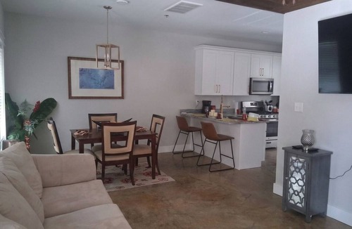 Biloxi Hotel | Newly Built 3-bedroom hotel with AC in charming Ocean Springs