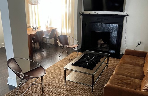Westview House | NEWLY remodeled 3 bedroom house in Westview Atlanta; 2.5 mi. from Stadium!