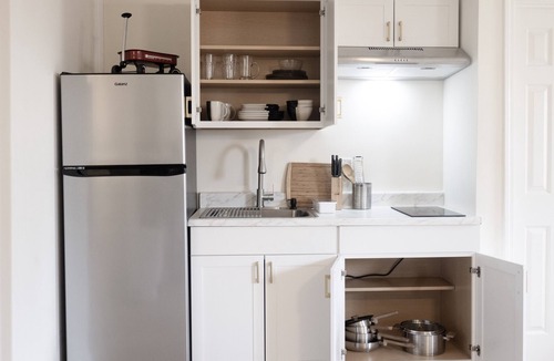 Mableton Apartment | Newly Renovated Guest Floor