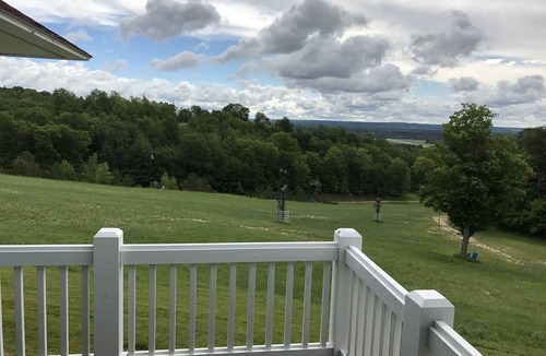 Thompsonville Condo | Newly renovated mountaintop ski-in/ski-out unit. Sleeps 8 comfortably.
