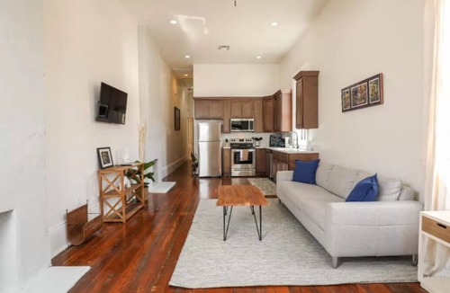 Faubourg Livaudais House | Newly Renovated Modern Home Sleeps 5 W/W+D