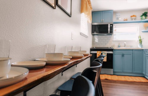 Mount Dora House | Newly renovated, spotless private bungalow with 2 BR near Downtown Mount Dora