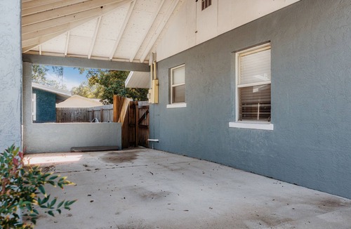 Mount Dora House | Newly renovated, spotless private bungalow with 2 BR near Downtown Mount Dora