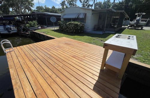 Lake George House | Nice quiet home just minutes by boat to Silver Glen, Salt Springs