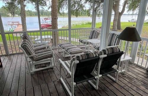 Pomona Park House | Nice quiet lakefront home with great fishing !