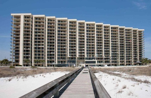 Orange Beach Cottage | Nicely Updates Phoenix VI 801 Orange Beach Gulf Front 3 bedroom by Prickett Properties