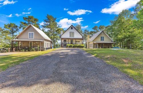 Dadeville House | No Worries on Lake Martin
