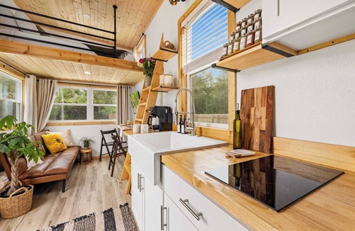 Lake City Cabin | Nook at the Springs | Tiny Home Full Kitchen