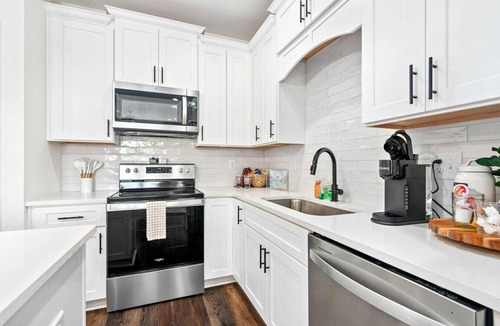 Auburn Villa | North Plains 10-8min to DT AU Stadium/Neville Arena, 280, RTJ Golf