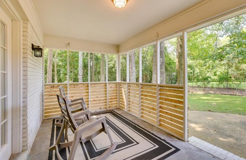 Northport House | Northport Game Day Getaway: 5 Mi to University!
