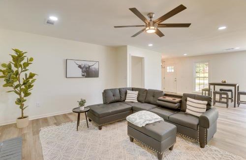 Northport House | Northport Game Day Getaway: 5 Mi to University!