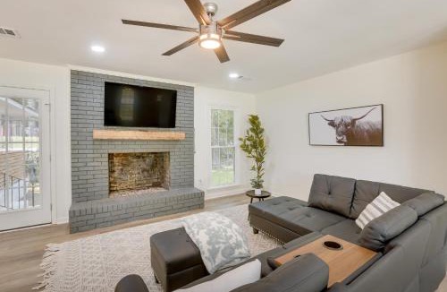 Northport House | Northport Game Day Getaway: 5 Mi to University!