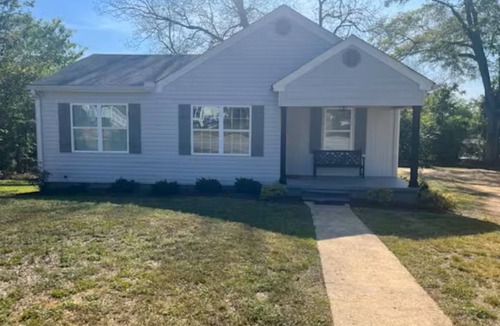 Northport House | Northport Retreat is convenient, quiet, and roomy