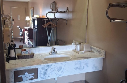 Durant Hotel | Oak Tree Inn