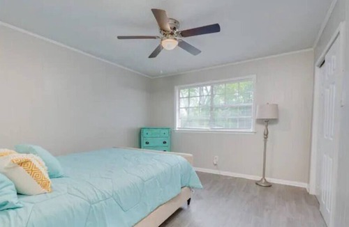 Washington Square Apartment | Oakleigh Square Townhome Unit #5