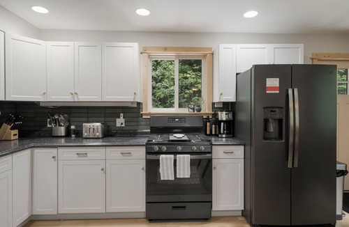 Harbor Springs House | Oasis on 10 acres, mins to Boyne
