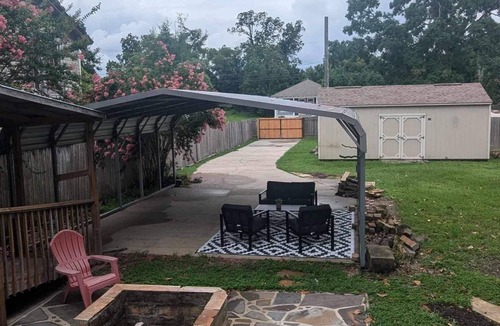 Gulfport House | Ocean Breeze Hideout 3 bedroom/2bath/5 beds