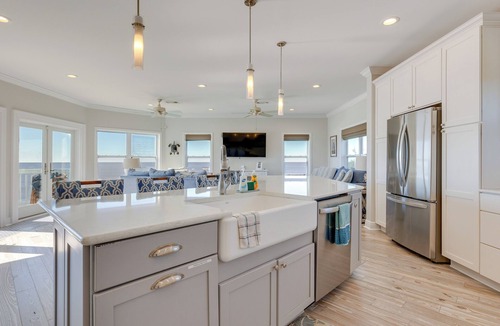 Ocean Springs House | Ocean Springs 'Magnolia Beach House' on Pvt Beach!