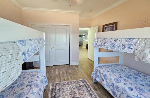 Ocean Springs House | Ocean Springs 'Magnolia Beach House' on Pvt Beach!