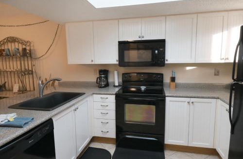 Butler Beach House | Ocean Village Club P17
