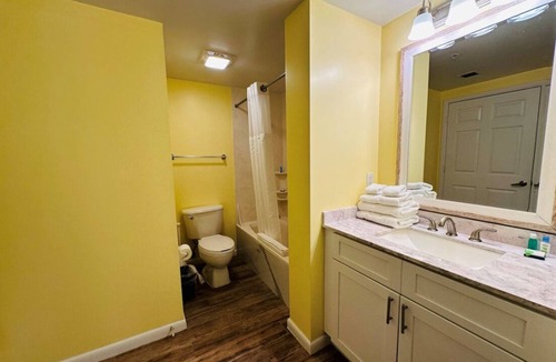 Smith's Memento Resort | Ocean Walk 2bed/2bath Lock Off. Daytona Beach, FL!