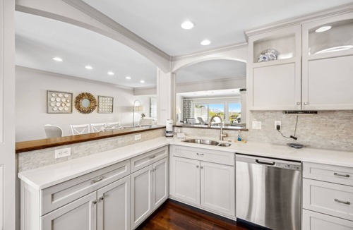 Fernandina Beach Villa | Oceanfront Pet-Friendly Retreat w/Private Courtyard