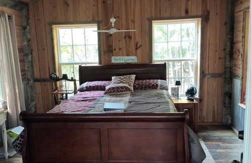 Waynesville House | Off-Grid Riverfront Cabin Near Satilla River, Georgia