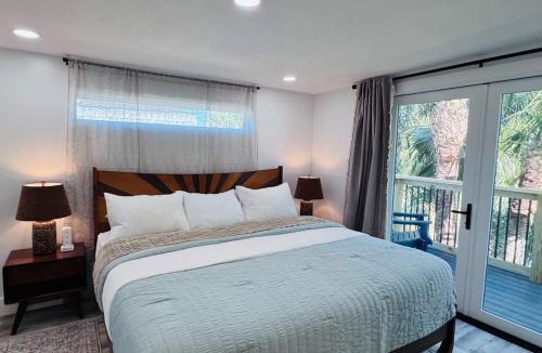 El Centro Beach House | Off The Hook- Heated Pool-Hot Tub- Game Room