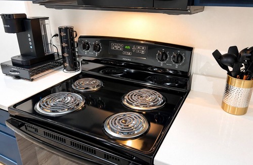 Perdue Hill Apartment | Ola's Retreat offering luxury accommodations in Monroeville, Alabama.