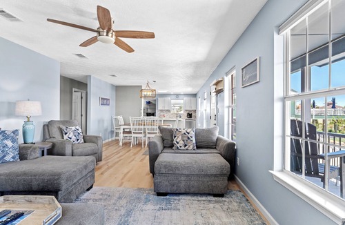 Tang-O-Mar House | Old Florida Charm. Private Beach, Private Pool, Putting Green, 4 Bikes!