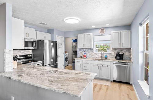 Tang-O-Mar House | Old Florida Charm. Private Beach, Private Pool, Putting Green, 4 Bikes!