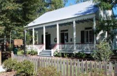 Mandeville Cottage | Old Mandeville Key West Style Cottage