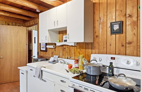 Omena House | Omena Point Paradise | Waterfront | Sunrise |