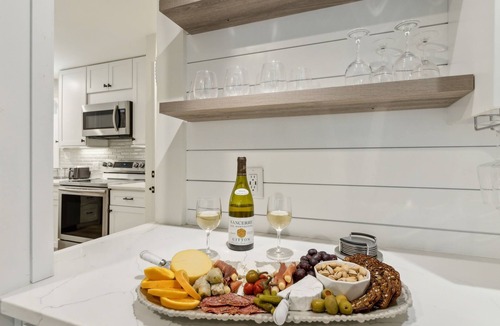Fernandina Beach Condo | Omni AIP Poolside One-Story Villa, 8-Min Walk to Beach, Wagon & Chairs Included!