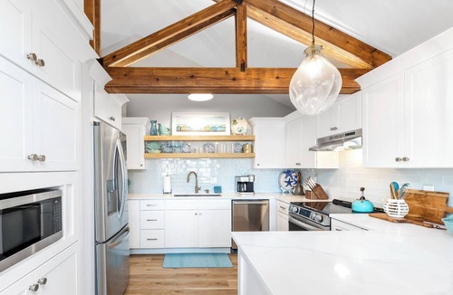Ono Island House | On the Canal - Swimming Pool, Fireside Chats, Hammock Time & Waterfront Sunning