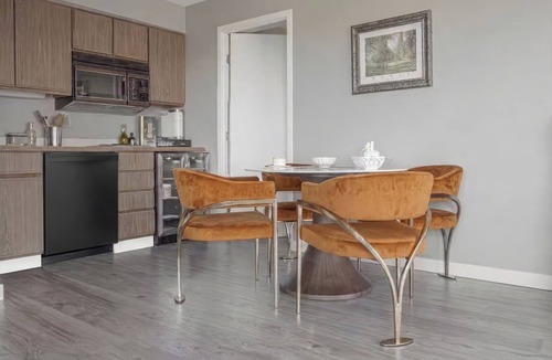Acme Condo | One bedroom Condo,in Williamsburg with designer furnishing and breathtaking view