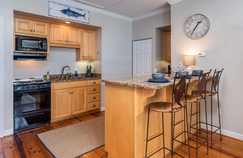 Fish Camps House | One Bedroom Waterfront Efficiency Fish Camp with Private Community Boat Launch
