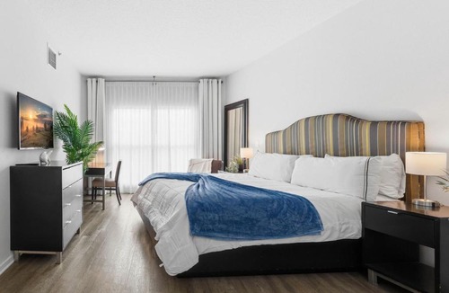Celebration Apartment | Orlando Getaway with Pool View Balcony