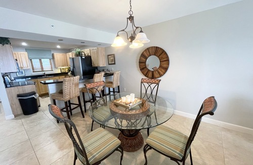 Ono Island Condo | Our top floor condominium has unobstructed views of the Gulf of America.