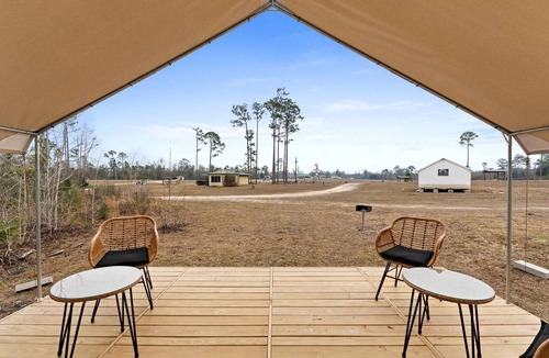 Wewahitchka Cabin | Outdoor Adventure Basecamp: World-Class Fishing, Hiking Trail & Pet-Friendly Fun in Wewahitchka, Florida