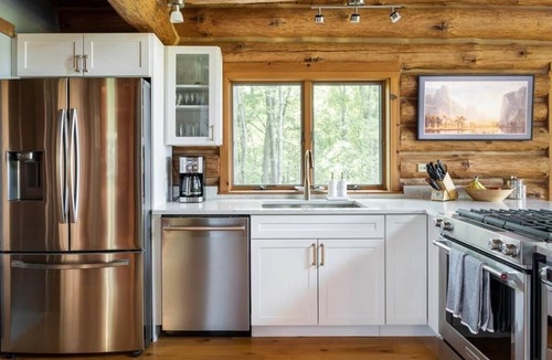 Lake Leelanau House | Overby Woods cabin - with Hot Tub & Lake MI Views