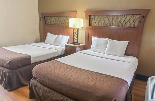 Mobile Hotel | OYO Hotel Mobile, AL I-65 at Airport Blvd