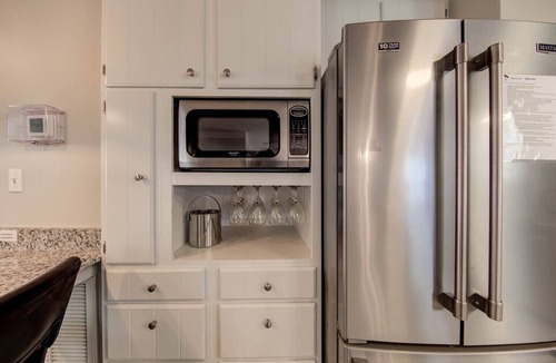 Foley House | *Palm Life* Luxury, spacious, charming 3BR/2Ba house with lighted outdoor spaces